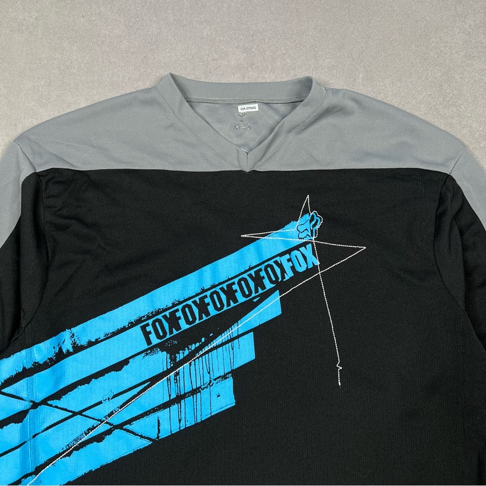 Fox Racing Jersey Black and Gray Long Sleeve Tee with Dynamic Graphic - Picture 3 of 4